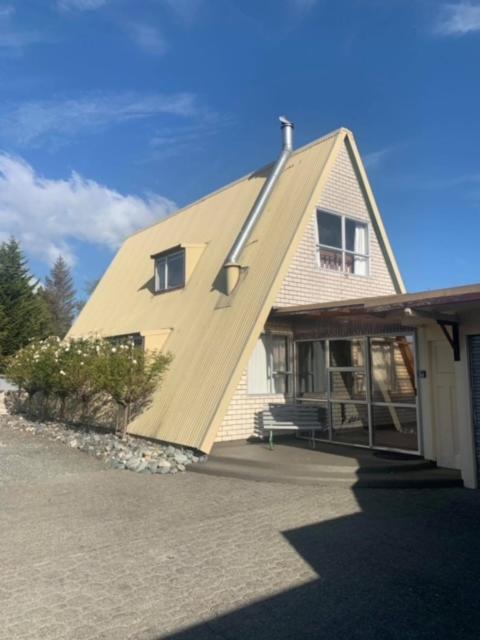 Classic A-Frame On Milford Te Anau Eksteriør billede